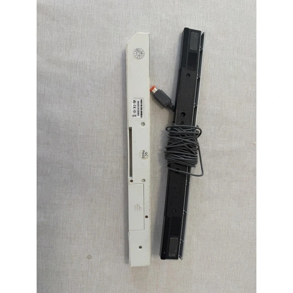 Nintendo Wii Sensor Bar Lot of 2‎ OEM RVL-014 White & Black Untested